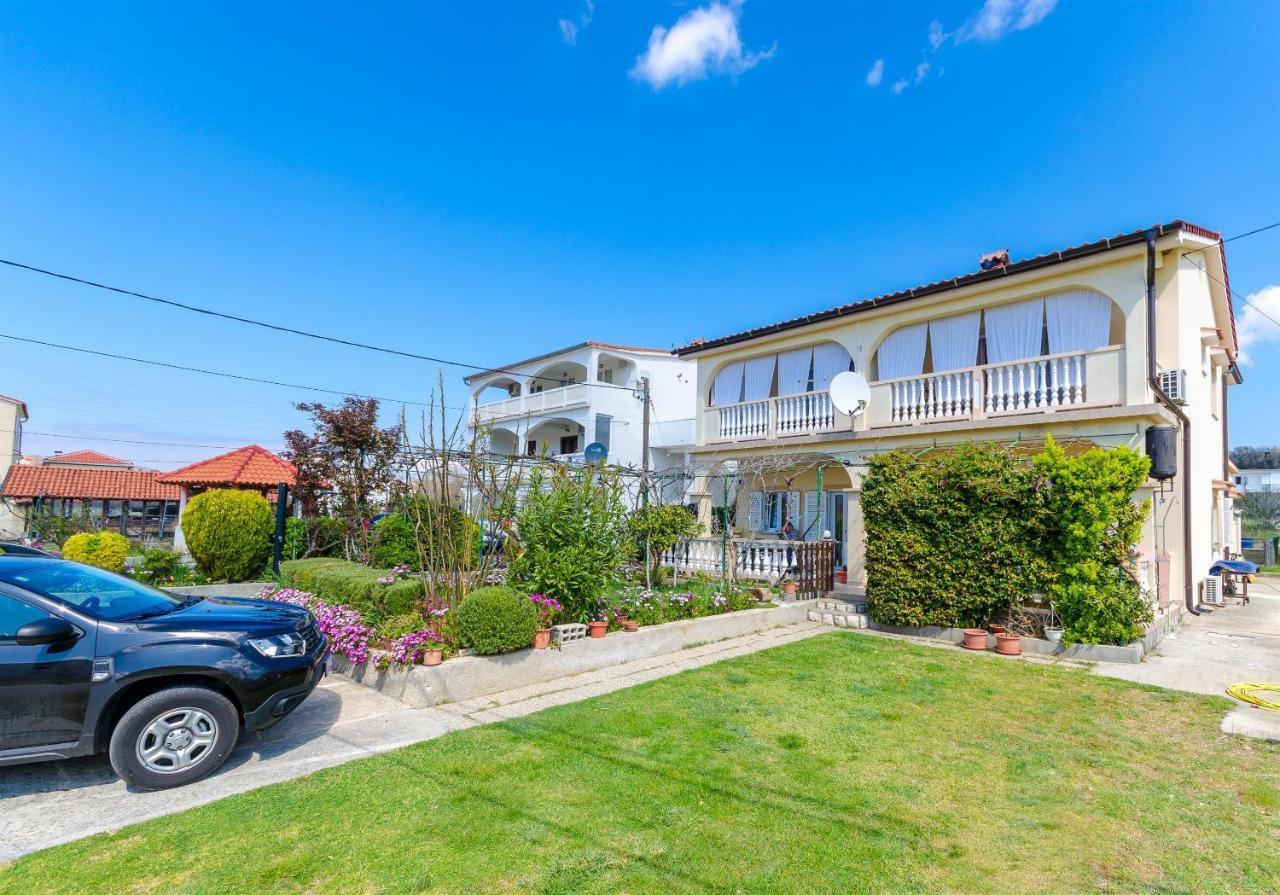 Apartments Mijatovic Lopar Exterior photo