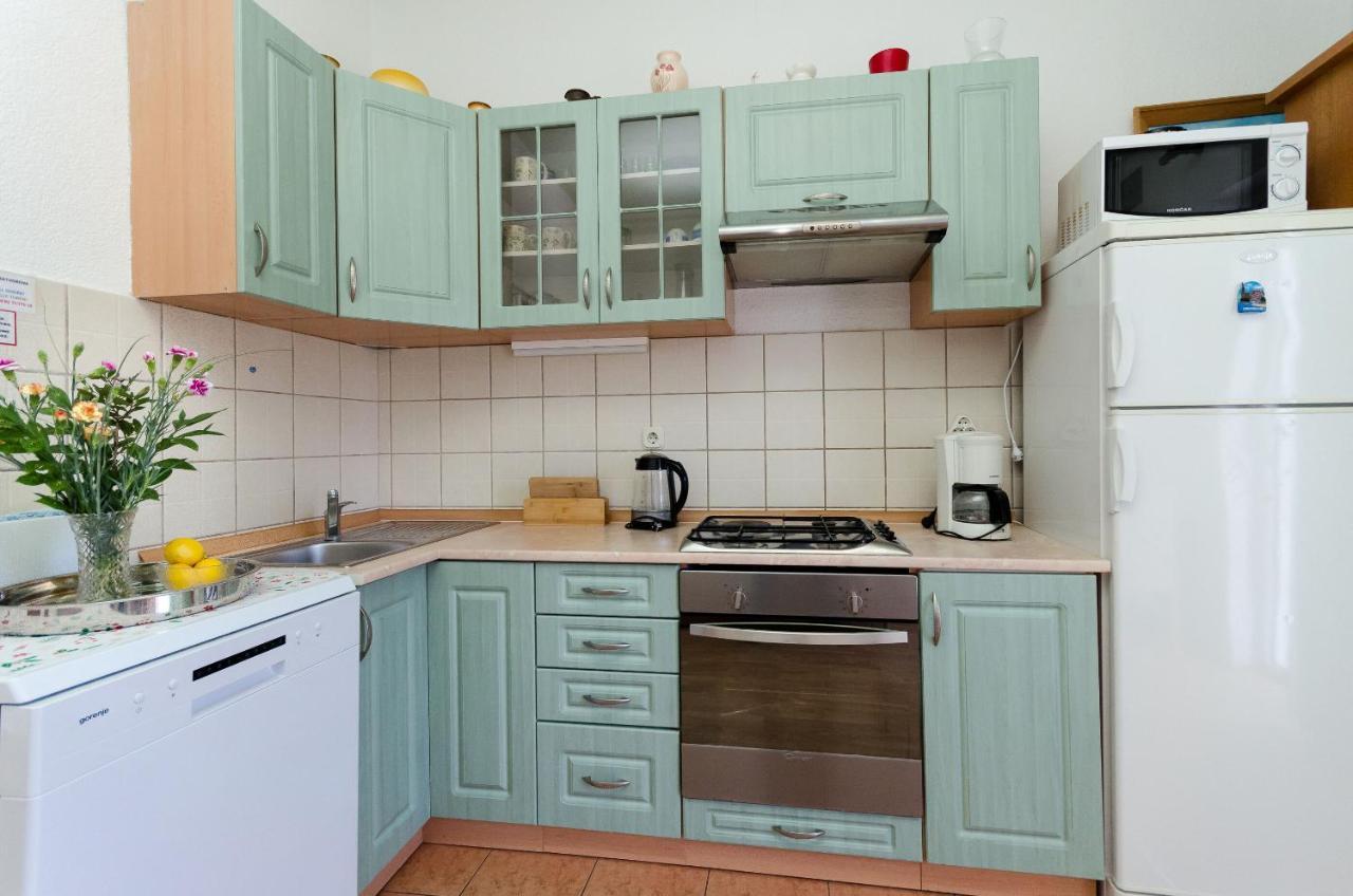 Apartments Mijatovic Lopar Exterior photo