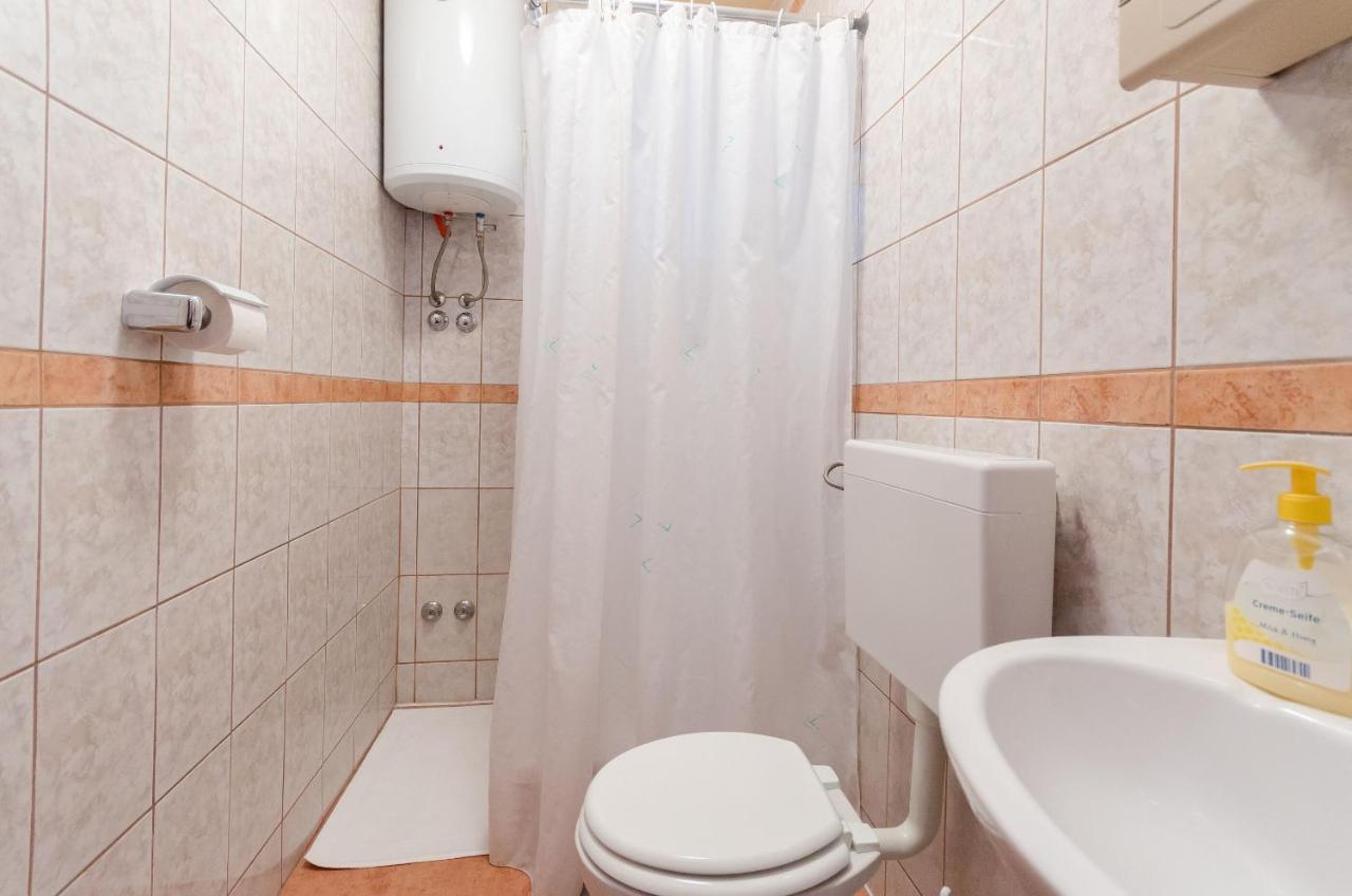 Apartments Mijatovic Lopar Exterior photo