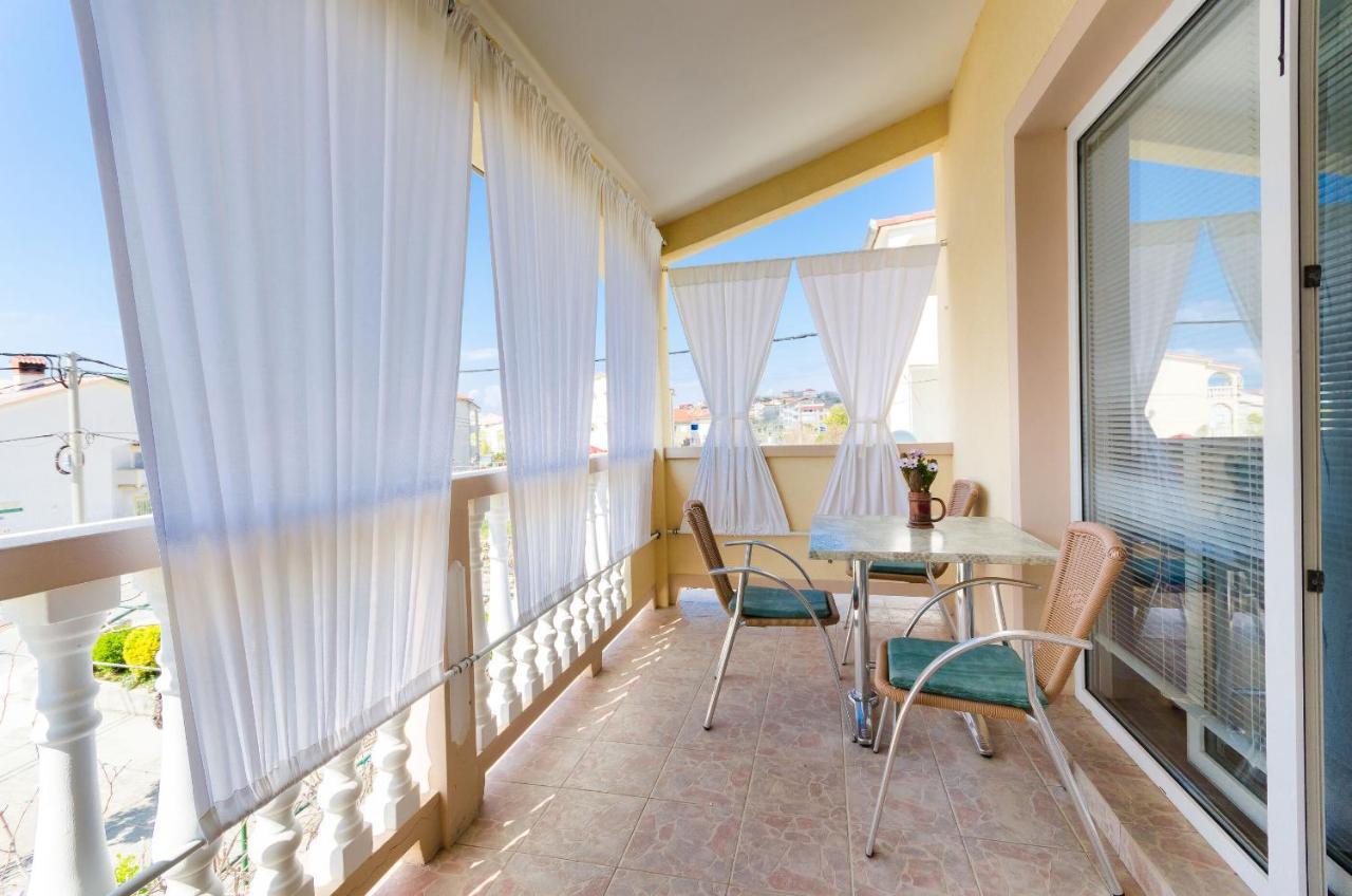 Apartments Mijatovic Lopar Exterior photo
